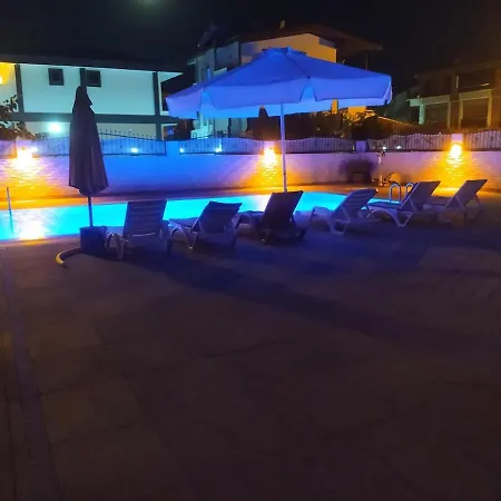 Spacious 4br And 2ba Private Pool In Villa